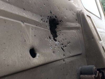 В Краматорске российский дрон попал в служебный автомобиль «Донецкоблгаза»: работники не пострадали