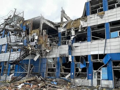 Российская атака повредила производство и склад ТК-Домашний Текстиль в Киеве (ФОТО)