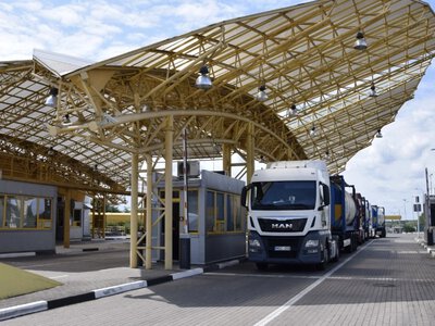 Польша экстренно эвакуировала два пункта пропуска на границе с Украиной из-за атак РФ