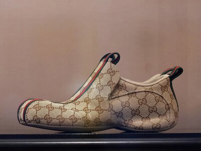 Gucci продаёт новые модели роскошных кроссовок с маркировкой Made in China — сколько они стоят и почему их критикуют
