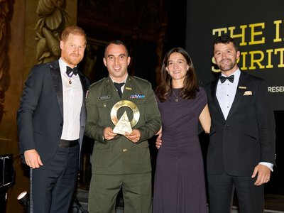 Принц Гарри вручил грузинскому ветерану главную награду Invictus Spirit Awards