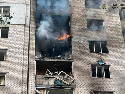 Масштабное пламя и взрывы в центре Киева: шахед попал в многоэтажку, - ФОТО