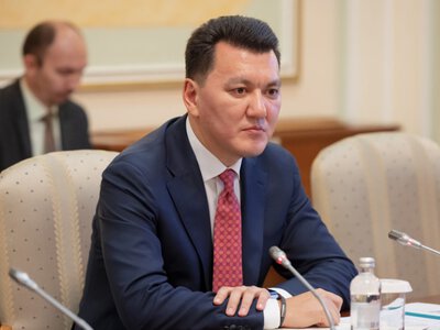  «Вместе пройти через это тяжелое испытание»: казахстанцев призвали к единству 