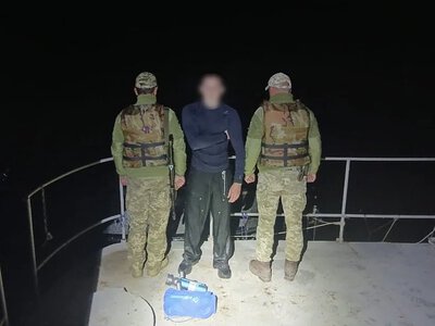 Акваскутер не помог: жителя Николаевщины задержали при попытке переплыть Днестр (видео)