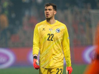 “Qarabağ”lı qapıda dayandı, “Sabah”ın müdafiəçisi onu kənardan izlədi