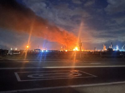  На одном из крупнейших НПЗ юга россии после атаки вспыхнул пожар 