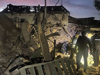 Россия разрушила дом в Запорожье: под завалами ведут поиски людей, есть погибшие