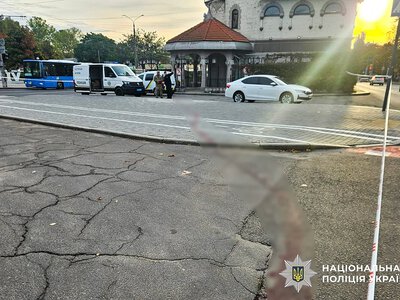 Ночью в центре Николаева неизвестные ударили ножом мужчину - пострадавший в тяжелом состоянии