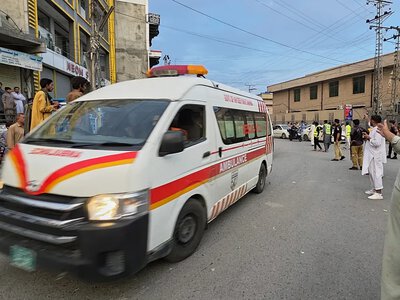 По меньшей мере 11 человек погибли в результате теракта в Пакистане