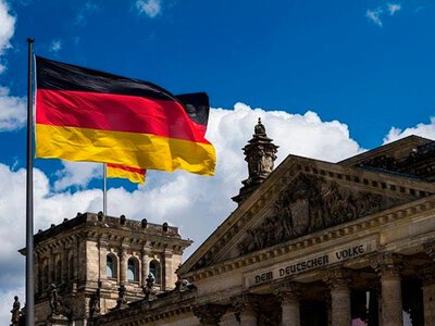 Германия позволяет иностранным выпускникам получить бессрочный вид на жительство после двух лет квалифицированной работы