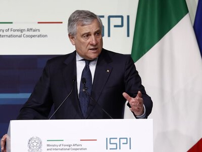 Міністр закордонних справ Італії опинився в центрі скандалу: за що критикують та висміюють Антоніо Таяні