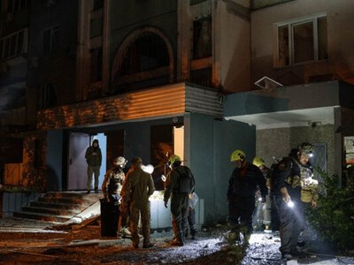 В Киеве дроны поразили АЗС и офисные здания: на месте атаки возникли пожары