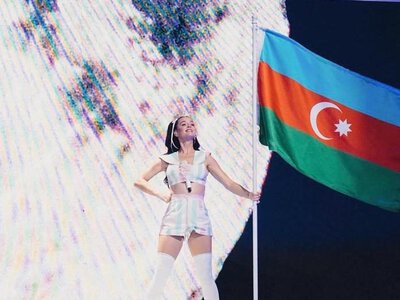 Gəldi, “səni sevirəm, Bakı” yazdı, bu FOTOLARı paylaşdı