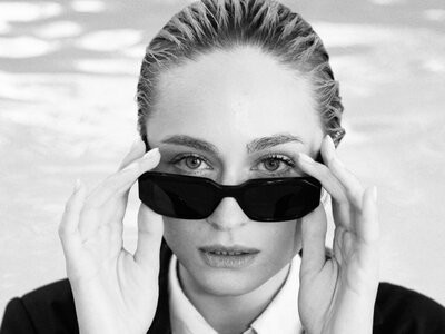Анастасия Цимбалару с сигаретой устроила эффектную фотосессию в стиле Vogue