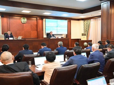 Облыстық мәслихаттың кезектен тыс сессиясы өтті