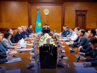 АППАРАТ ОТЫРЫСЫ: ӨЗЕКТІ МӘСЕЛЕЛЕР ҚАРАЛДЫ