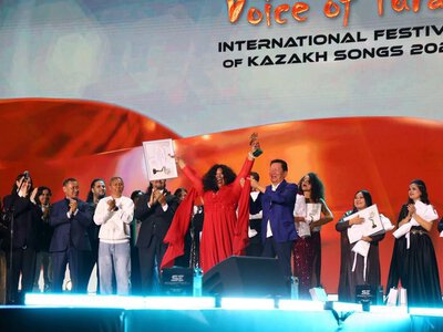 ТҮРКІСТАН: ҚАЗАҚША ӘН ШЫРҚАҒАН КУБА ӘНШІСІ «VOICE OF TURAN – 2026» ЖЕҢІМПАЗЫ АТАНДЫ