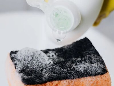 Чому кухонну губку потрібно міняти набагато частіше, ніж здається