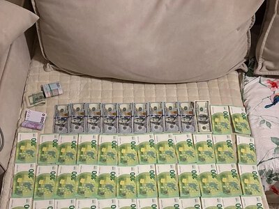 Плащи от дронов и полицейское прикрытие: мужчин за 11 тысяч евро готовили к побегу в Словакию (видео)