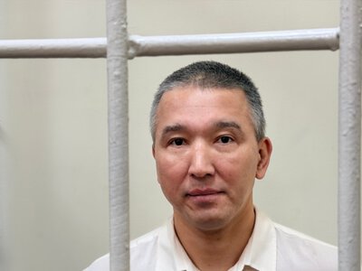 Активиста Мавляна Аскарбекова приговорили в Бишкеке к двум годам лишения свободы