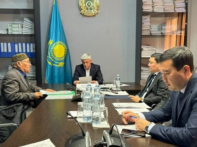 С какими вопросами жители Карагандинской области обратились к Ермаганбету Булекпаеву