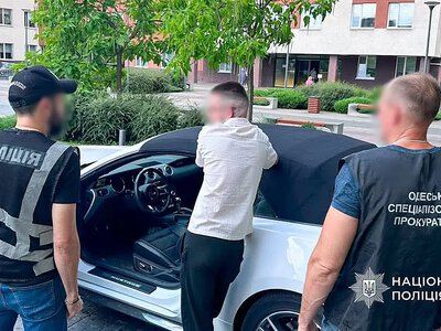 В Одессе за $1900 обещали оформить «красивый» госномер: дело передали в суд
