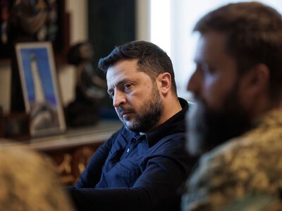 Утвердили далекобойные санкции на октябрь, – Зеленский по итогам совещания с Минобороны