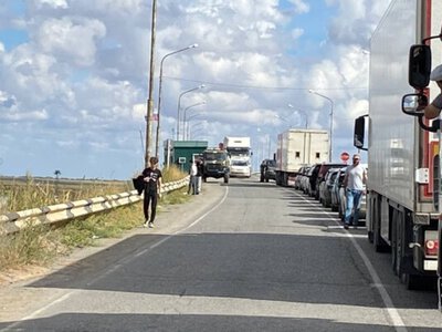 «Чиновники могут смело сказать, что россияне и Путин ни при чём». Зачем Астана вводит разрешения на въезд