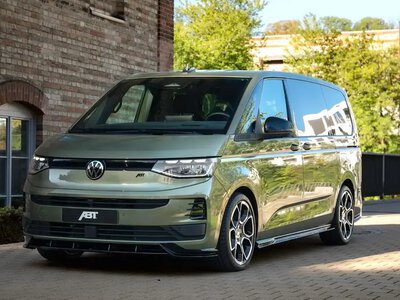 ABT перетворив Volkswagen Multivan T7 на спортивний мінівен: мінус 30 мм кліренсу, 20-дюймові колеса і новий обвіс