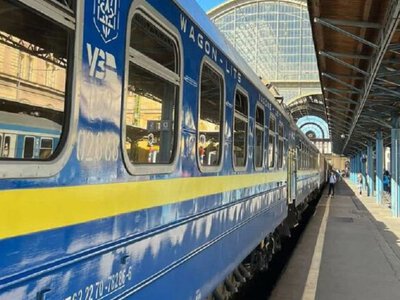 После ночной атаки рф задерживаются десятки поездов Укрзализныци: больше всего – рейсы на запад Украины и к границе