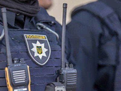 В Одессе возле автомобиля обнаружили мужчину с огнестрельными ранениями: полиция задержала водителя другого автомобиля