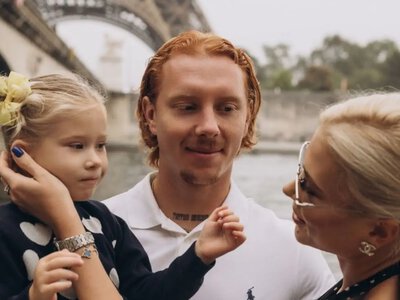 Ефим Конопля снялся в невероятной фотосессии с женой и дочкой у Эйфелевой башни
