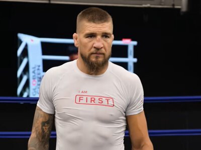 Амосов получил совершенно неожиданного соперника в следующем бою в UFC