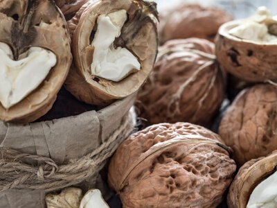 Вкус осени: как превратить грецкие орехи в роскошный ужин и десерт