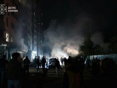 Горящий дом и склад: последствия ночной атаки на Киев