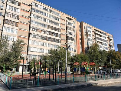 В Семее благоустраивают дворовые территории жилых домов