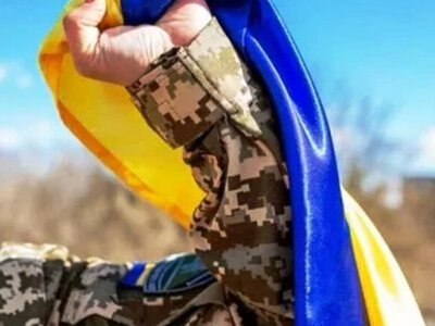 Украина держится благодаря воинам: Зеленский поздравил защитников и защитниц с праздником