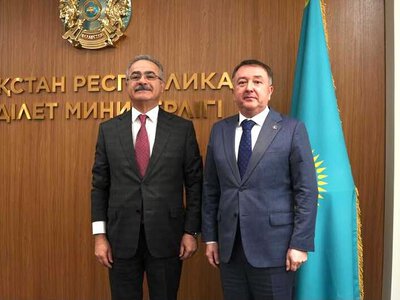 Министр юстиции РК Ерлан Сарсембаев встретился с Послом Азербайджанской Республики в Казахстане Алимирзамином Аскеровым