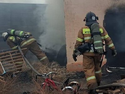  В Косшы загорелась крыша частного дома 