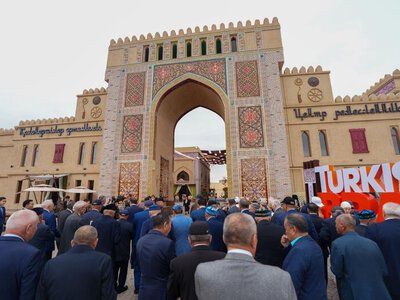 АКИМ ОБЛАСТИ ВМЕСТЕ С УВАЖАЕМЫМИ СТАРЕЙШИНАМИ ПОСЕТИЛ КУЛЬТУРНЫЕ ОБЪЕКТЫ ТУРКЕСТАНА