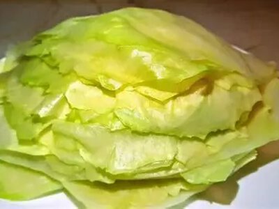 Больше не нужно варить кочерыжку: как заготовить листья для голубцов на зиму