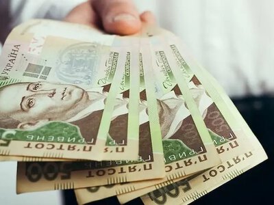 Денежная помощь более 12 000 гривен в октябре: кто может получить и куда обращаться