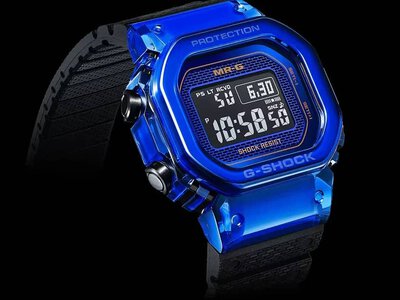 Casio представила часы G-Shock MRG-D5000 из синего сапфира