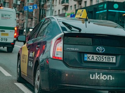 Таксист показав реальний заробіток за 7 годин під час тривог: із 5638 грн каси залишилося трохи більше 2000