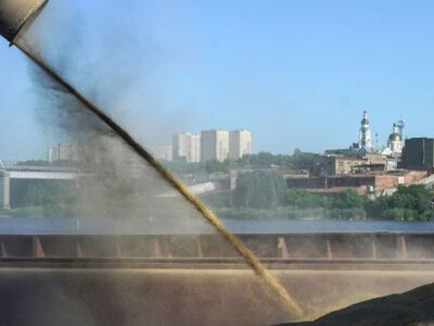 Попытка России пустить зерновой экспорт в обход Черного моря провалилась, — Bloomberg