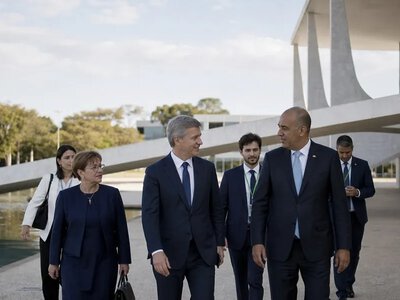 Розвідка Бразилії попередила про можливе втручання США та Росії у вибори