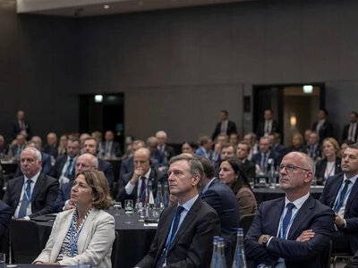 Посол США застеріг ЄС від пріоритету лише європейського озброєння
