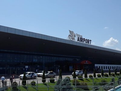  В Кишиневе проверяют информацию о минировании аэропорта, людей эвакуируют 