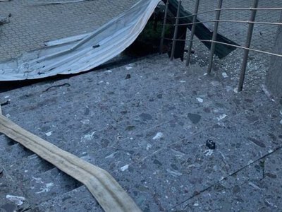 В Николаеве дрон упал возле отделения Укрпочты: осколками был ранен прохожий