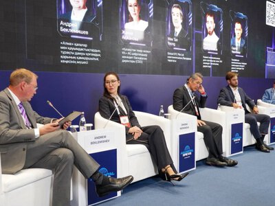 КТЖ обсудила с основателем 01.AI внедрение ИИ в железнодорожную отрасль 